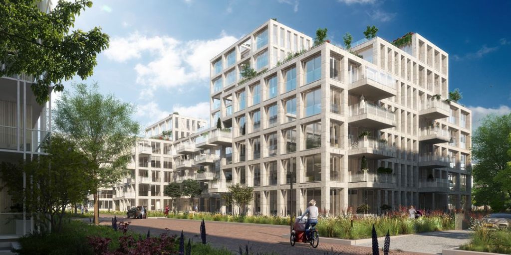 Wit appartementencomplex met balkons